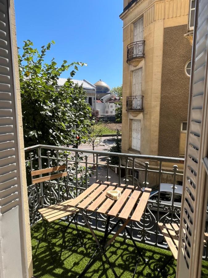 Appartement Calme Avec Balcons & Vue Sur Thermes Vichy Exterior photo